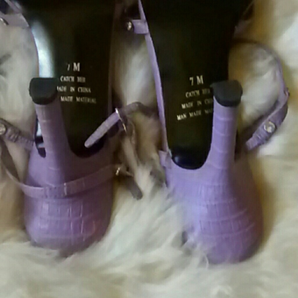 Shoes - Picture 4 of 4